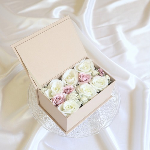 ローズのベージュBOX FLOWER