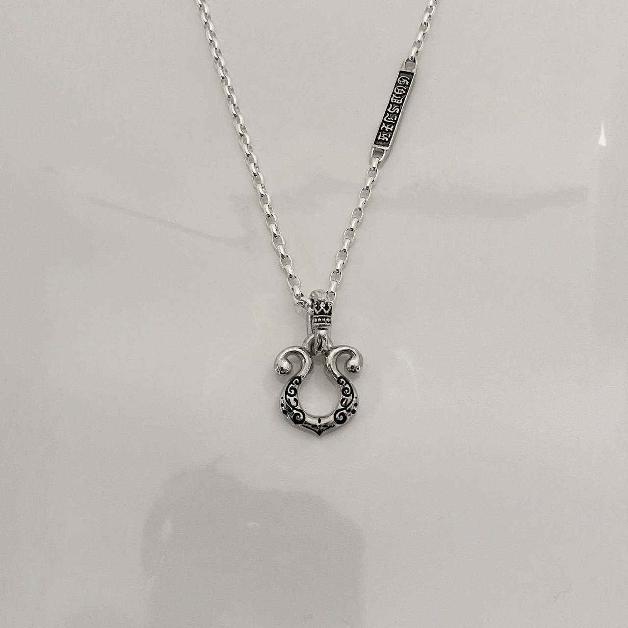 RHYTHMIC HORSESHOE : IVY NECKLACE #1 with GODSIZE® I.D. TAG / リズミックホースシュー・アイビーネックレスゴッドサイズ® I.D.タグ