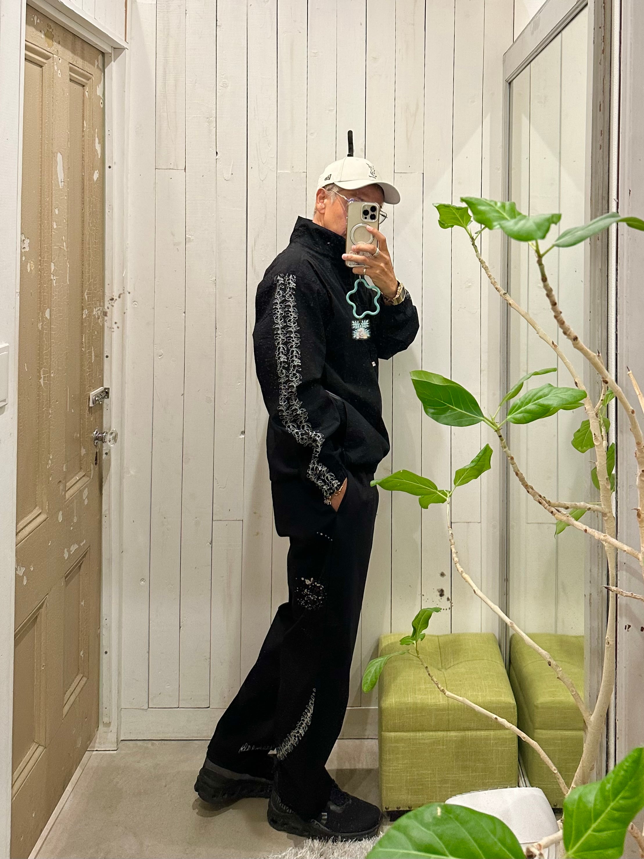 salvagepublic/ナイロンパンツ￥23,000(25,300)
