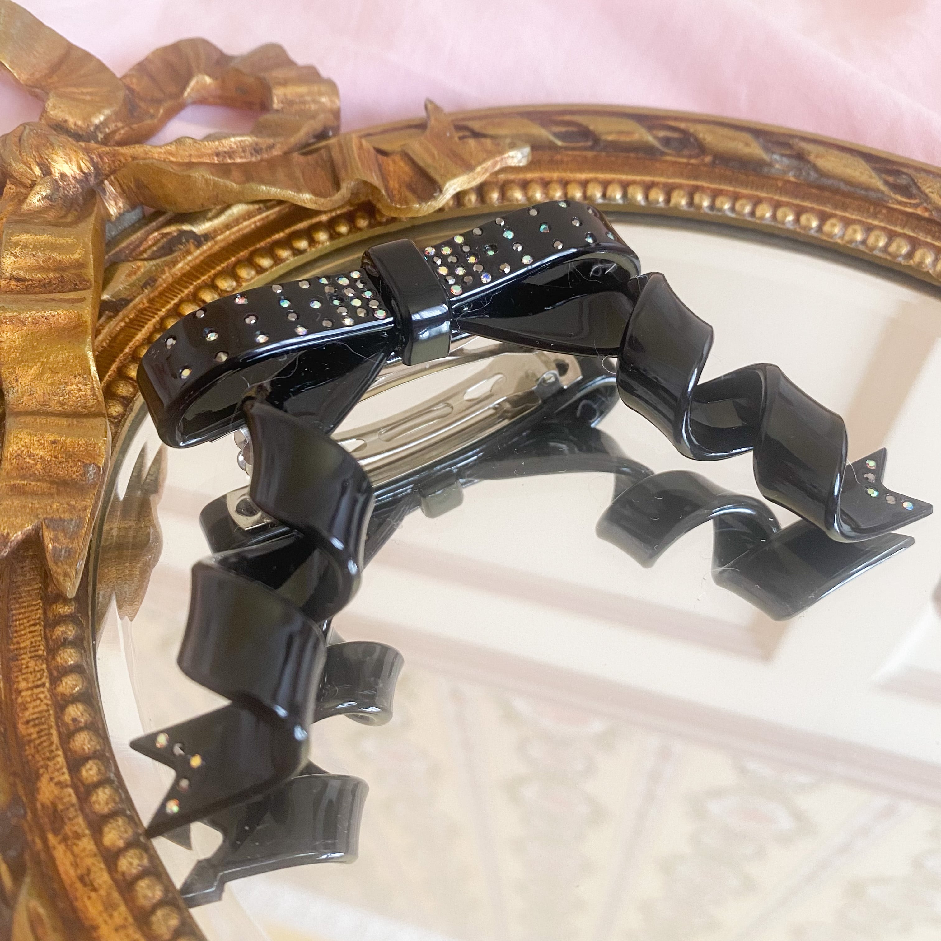 CRYSTAL CURLY BOW BARRETTE クリスタル くるくるリボン バレッタ