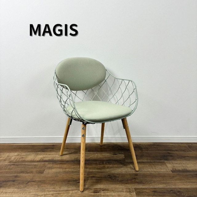 MAGIS マジス PINA green / natural ピーニャ ファブリック オーバルクッション × ナチュラル脚 ダイニングチェア デザイナーズ家具 グリーン系【展示品】【200サイズ】