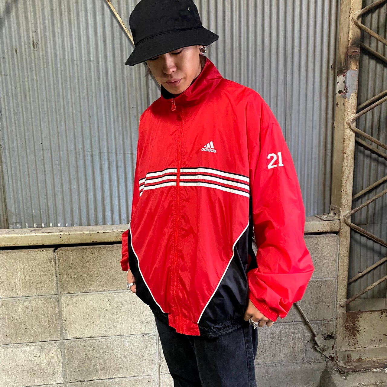 90年代 adidas TEAM アディダス ナイロンジャケット メンズXL相当 古着 90S ビンテージ ヴィンテージ ワンポイントロゴ刺繍 レッド  赤色【ナイロンジャケット】【WS2202-15】【2203AL15】 | cave 古着屋【公式】古着通販サイト