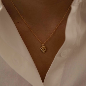 Monstera Pendant