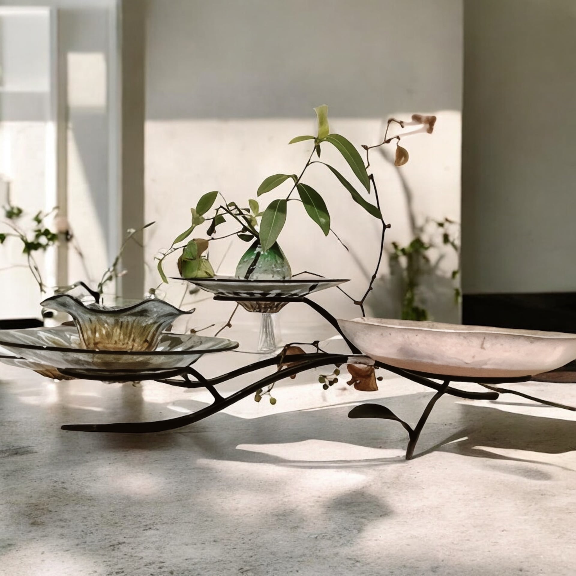 TSUNE ツネ 田中恒子 鉄器 作家 再入荷】鉄器 (幅50 cm) 枝のアフタヌーンティースタンド