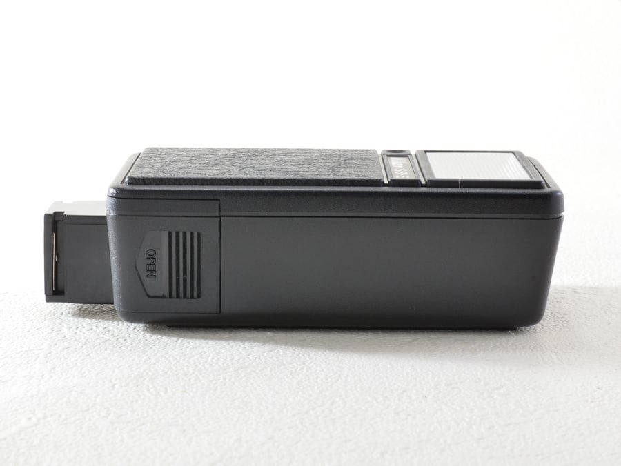 Nikon SB-E スピードライト 専用ケース付ニコン(22888 Nikon SB-E スピードライト 専用ケース付ニコン(22888