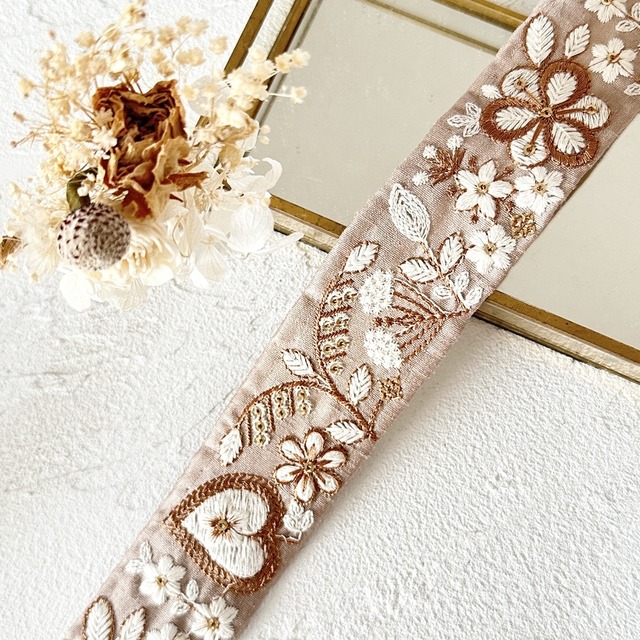 1ロール　ハート　[ベージュ]　インド刺繍リボン　3231-1R