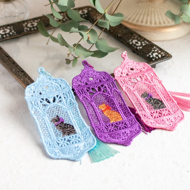 猫の幻想灯【縞猫】⁺｡✧₊˚レース刺繍のしおり/オーナメント