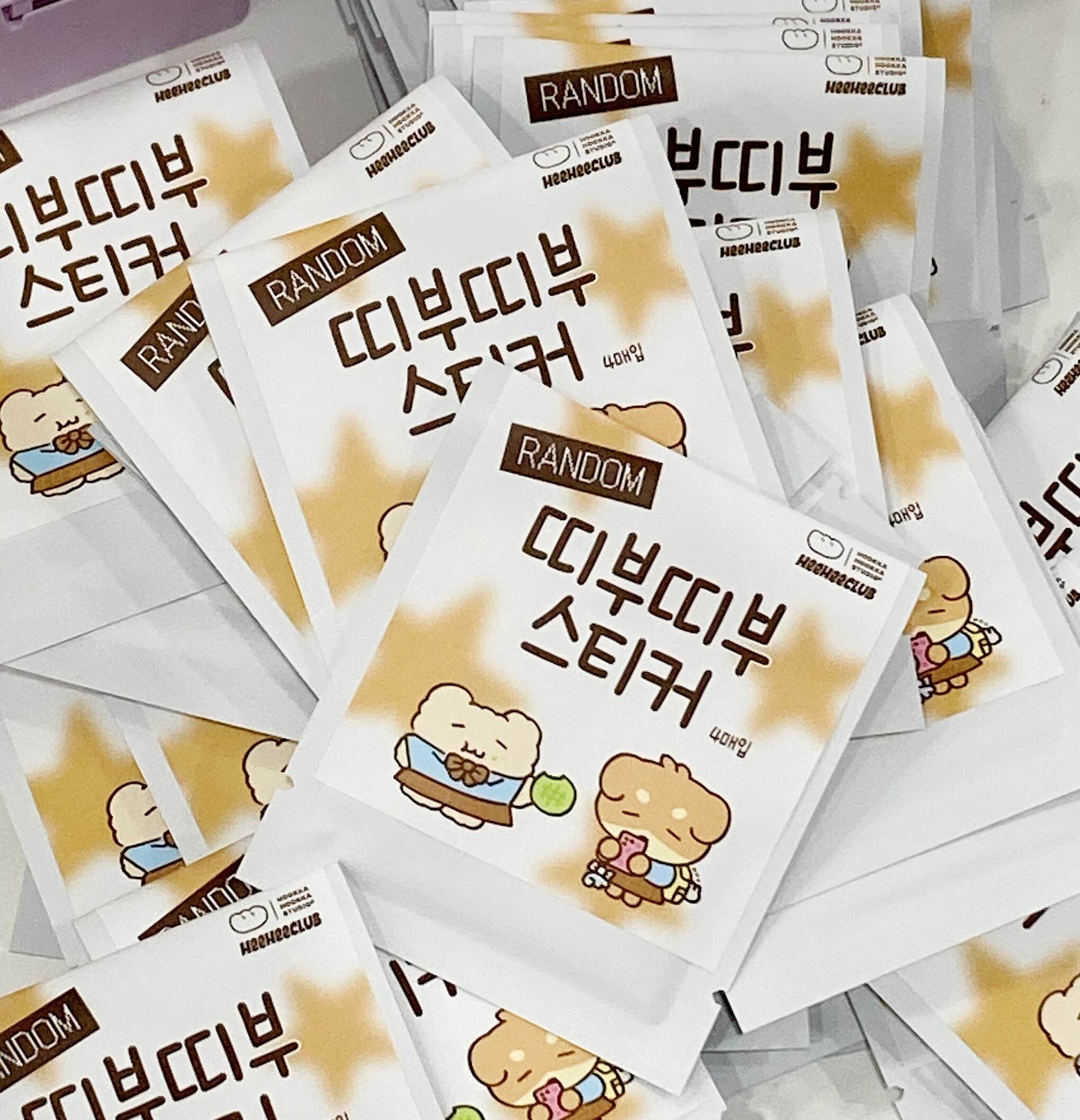 HOOKKA HOOKKA STUDIO × HEEHEECLUB] フフヒヒ 貼ってはがせる PVC