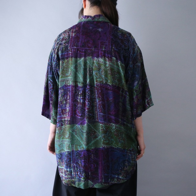 poison color paisley motif art full pattern over silhouette h/s shirt