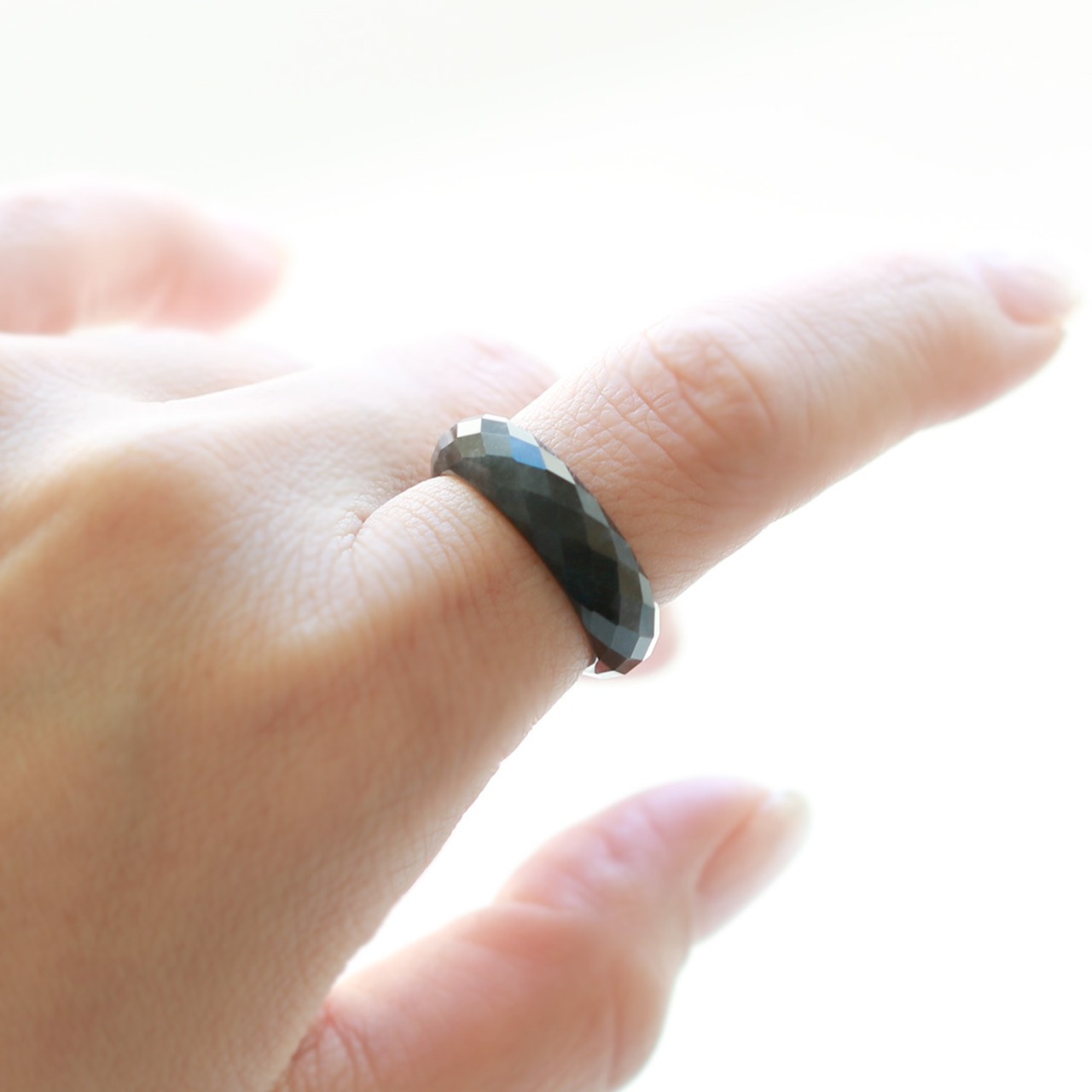 【16号】ブラックのキラメキがカッコいい！黒翡翠甲丸リング black facetcut ring A貨翡翠 jd_rg1080