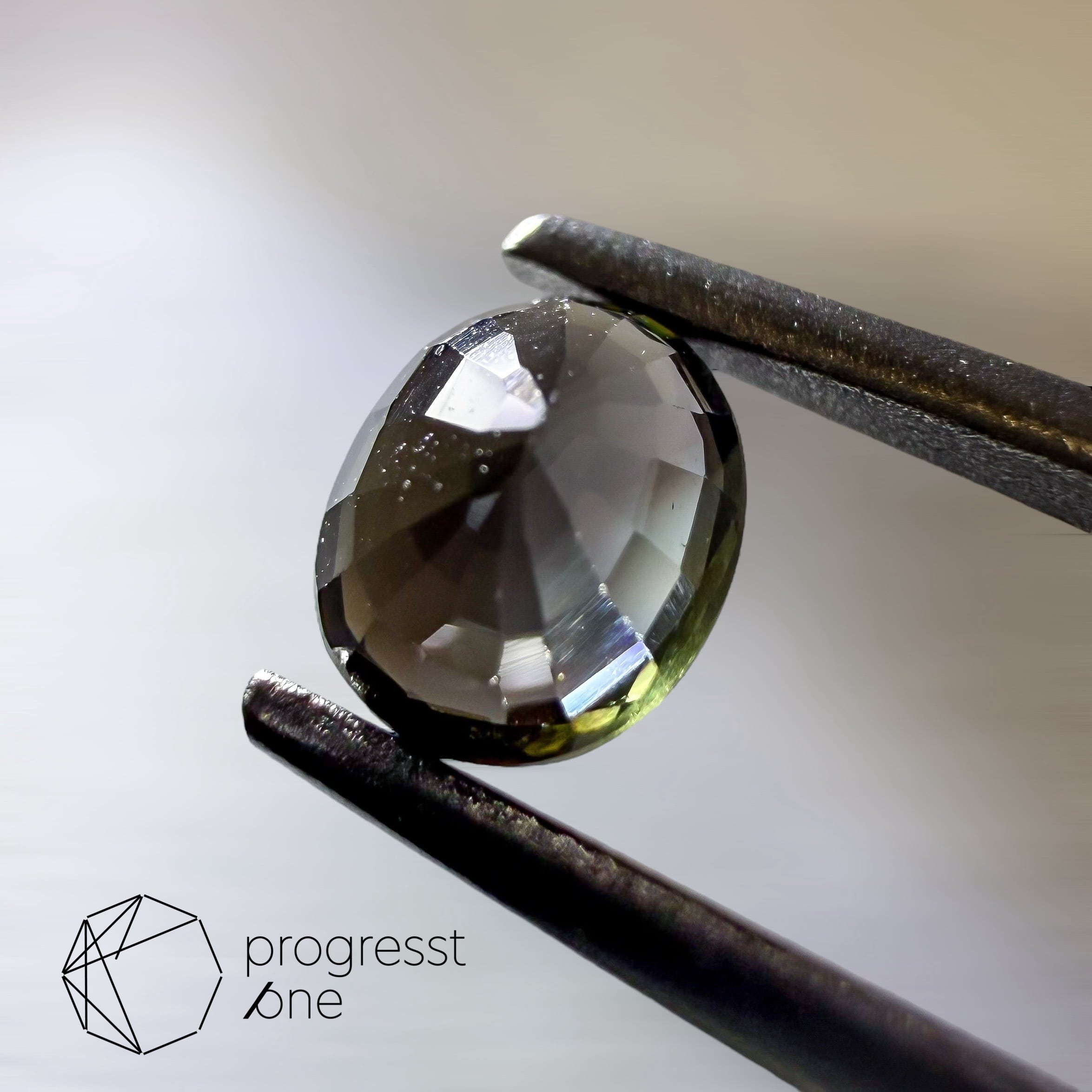 天然石カラーチェンジガーネット カラーチェンジガーネット0.79ct | progresstone