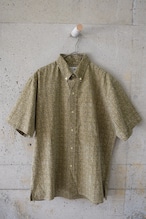 Reverse-fabric Aloha shirt