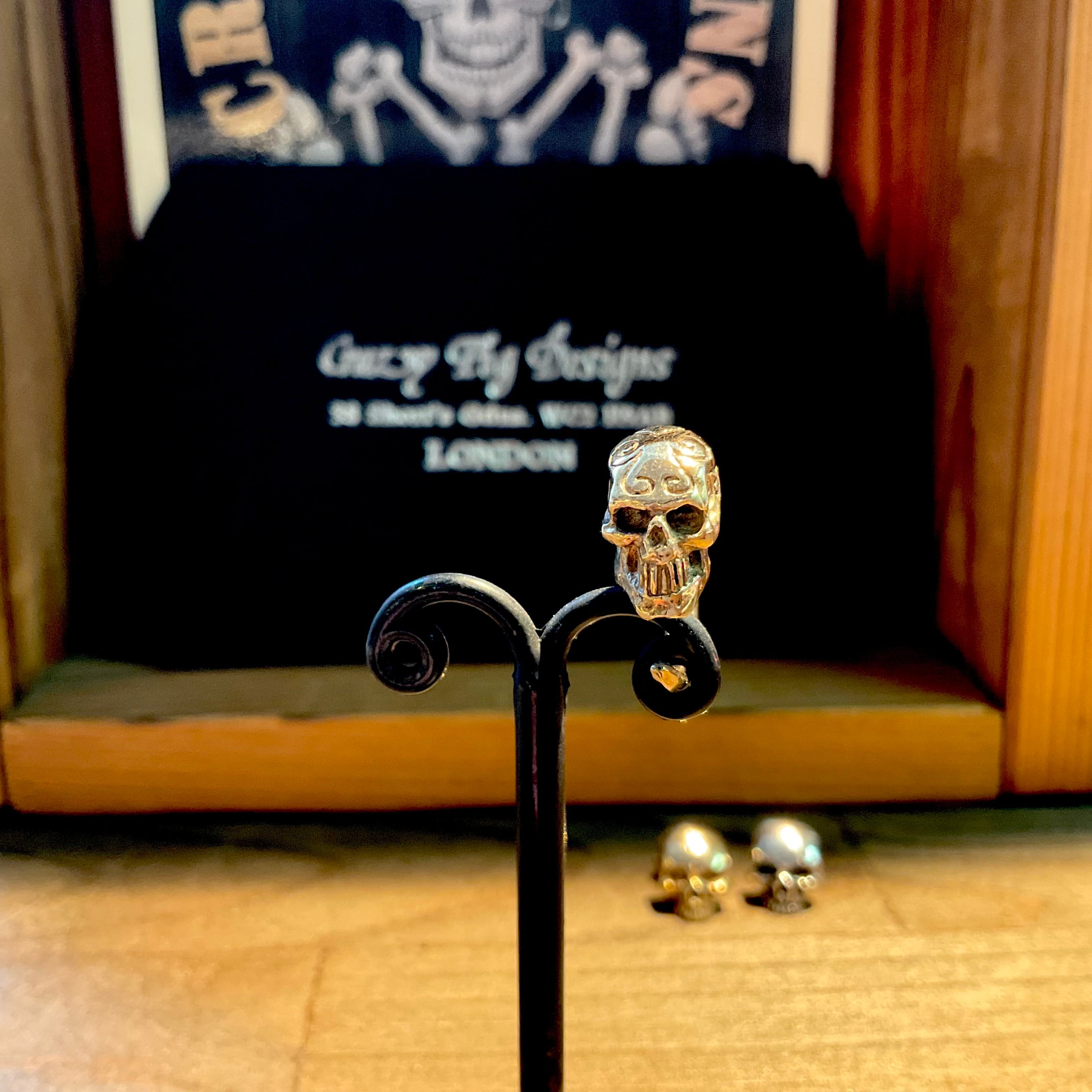 CrazyPig Tribal Skull Hoop 9K Gold earring pierce
