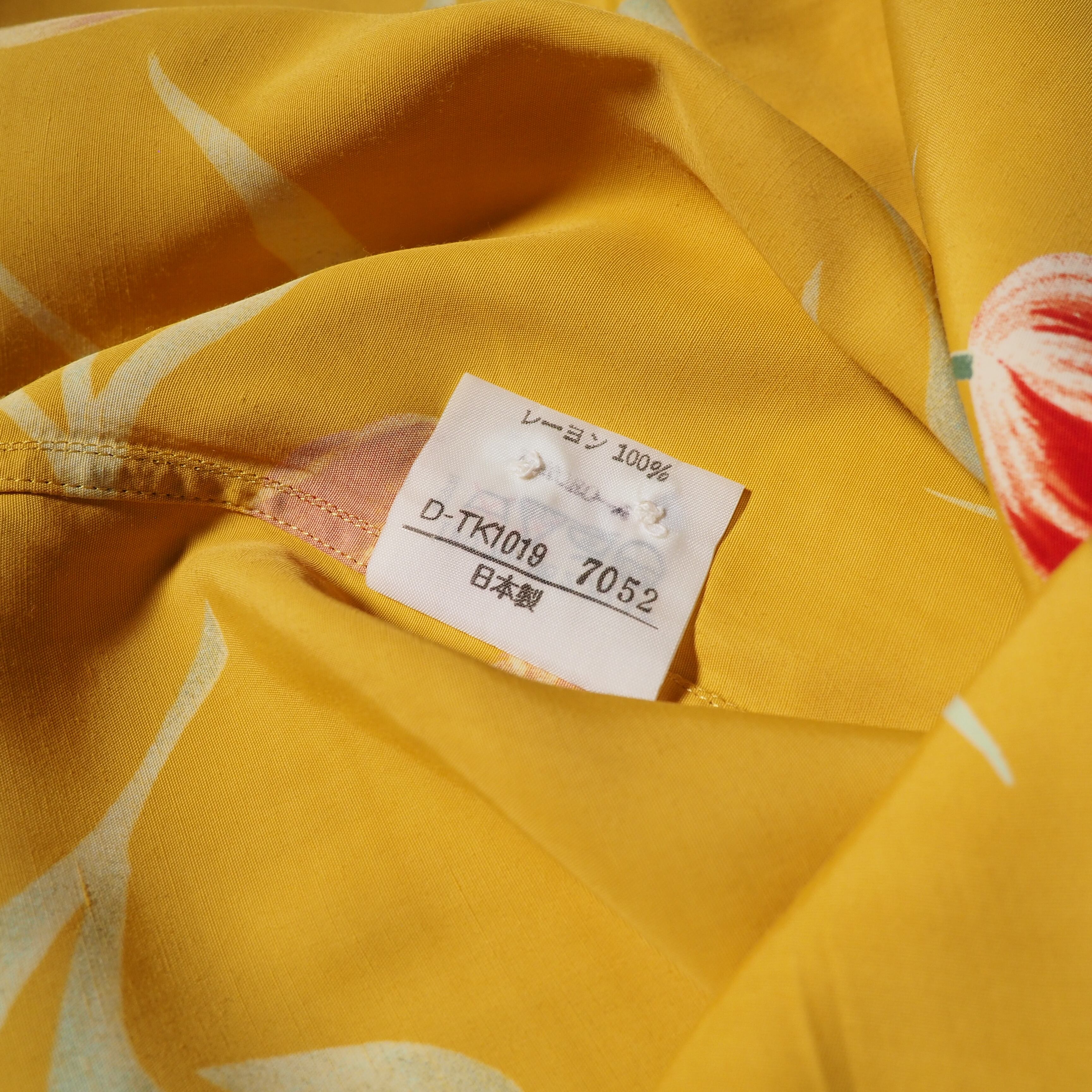 1990s ” TAKEO KIKUCHI ” Beautiful Tulip flower painted vintage Open collar shirt