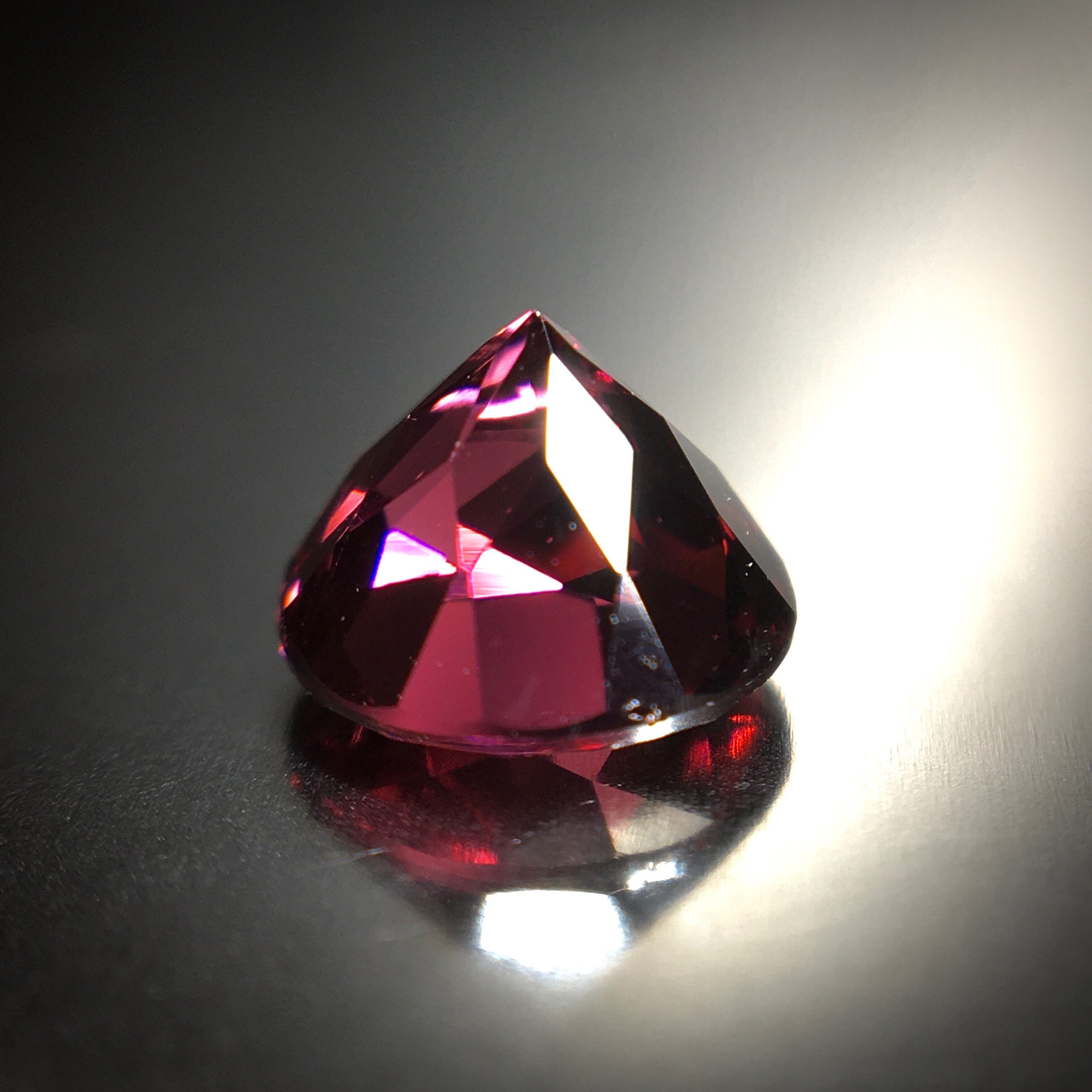 ”ラズベリーレッド”甘い輝き 1.4ct UP 天然 ロードライト ガーネット | Frederick’s Gems&Jewelry powered  by BASE