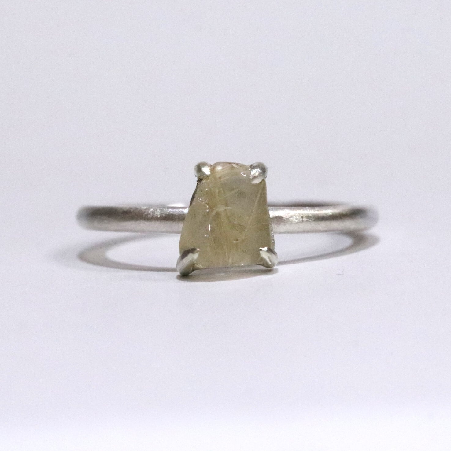 ルチルクォーツさざれ石_R_6.5×6_SV950