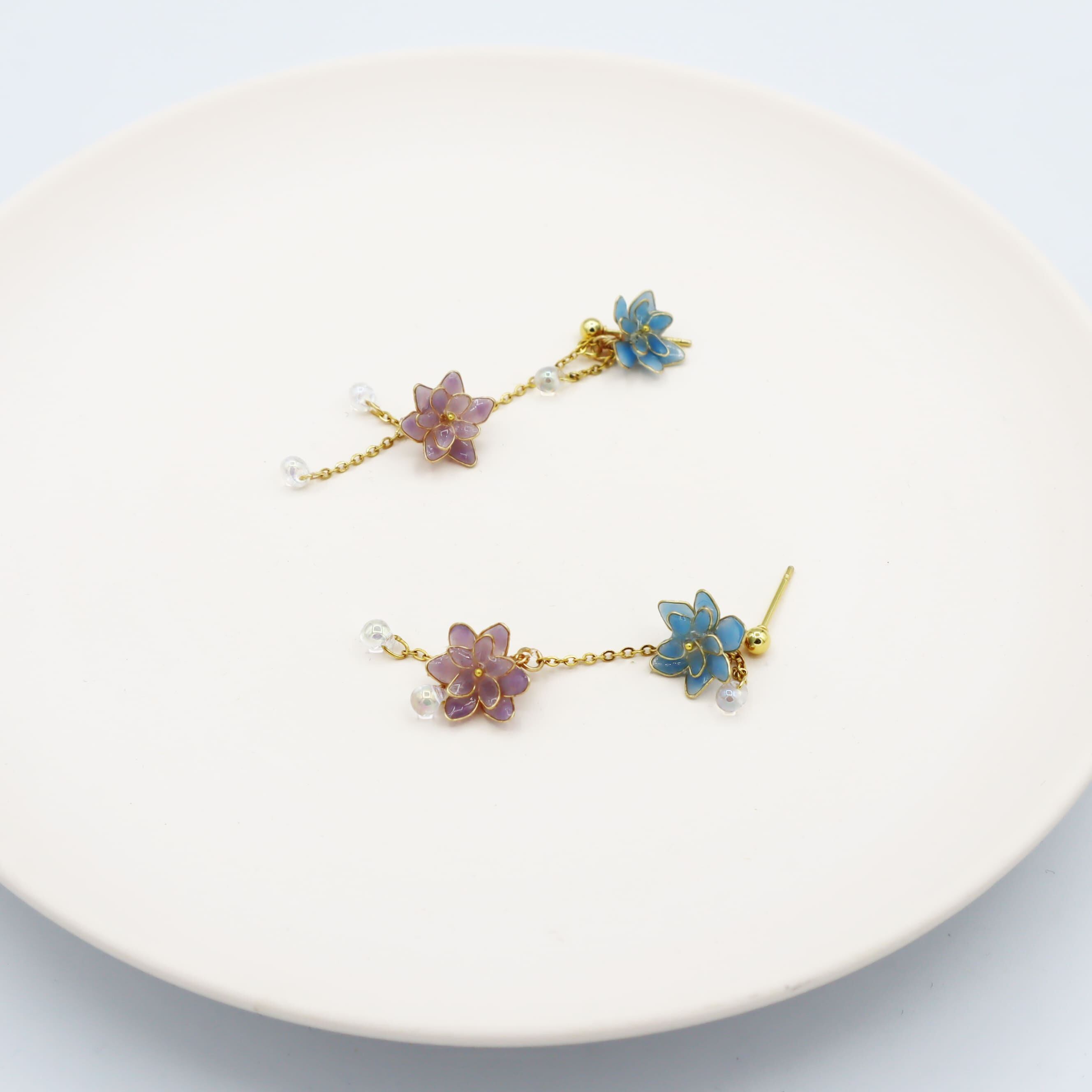 七段花ピアス（幻の紫陽花）