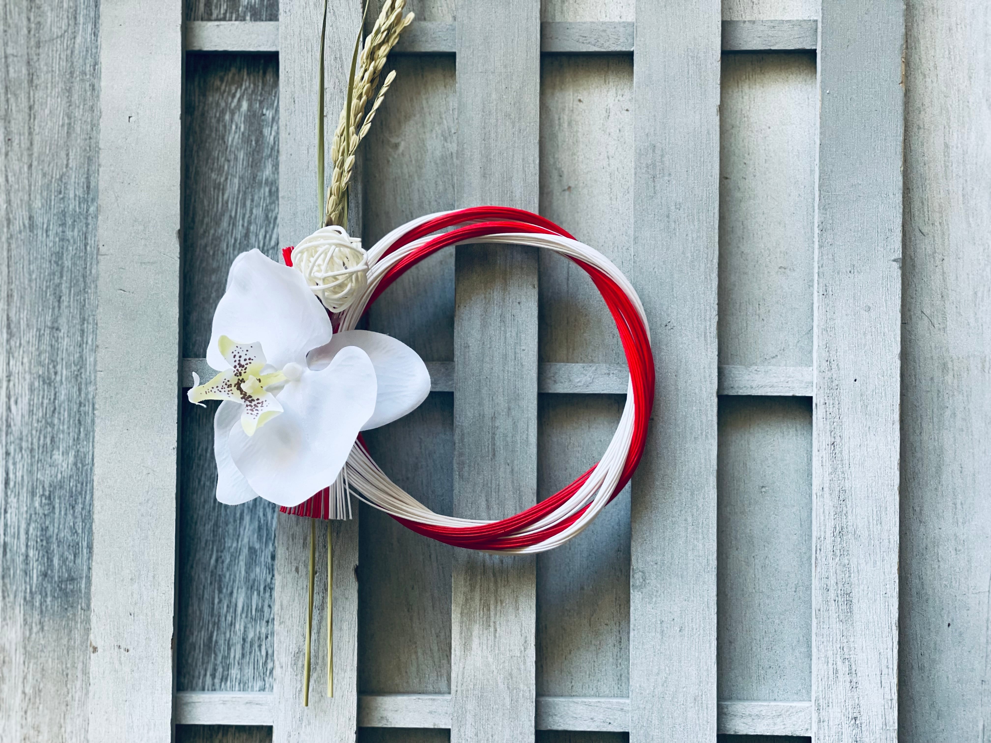しめ縄★胡蝶蘭⑦　お正月飾り　しめ縄リース　しめ飾り　紅白 しめ縄☆胡蝶蘭⑦お正月飾りしめ縄リースしめ飾り紅白