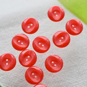 『8個セット』凹みレッド 2穴 15㎜