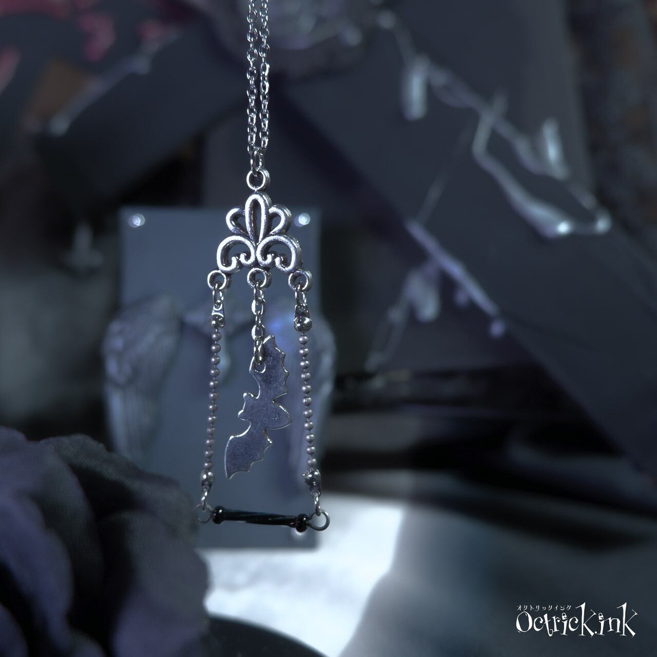 MadCIRCUS コウモリの空中ブランコネックレス｜Bat Trapeze Necklace