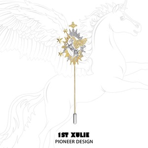 夢空を駆けるペガサスの星冠ピンブローチ E00636