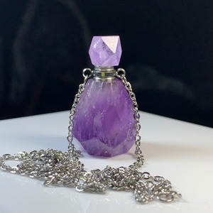 2.アメジスト・香水瓶