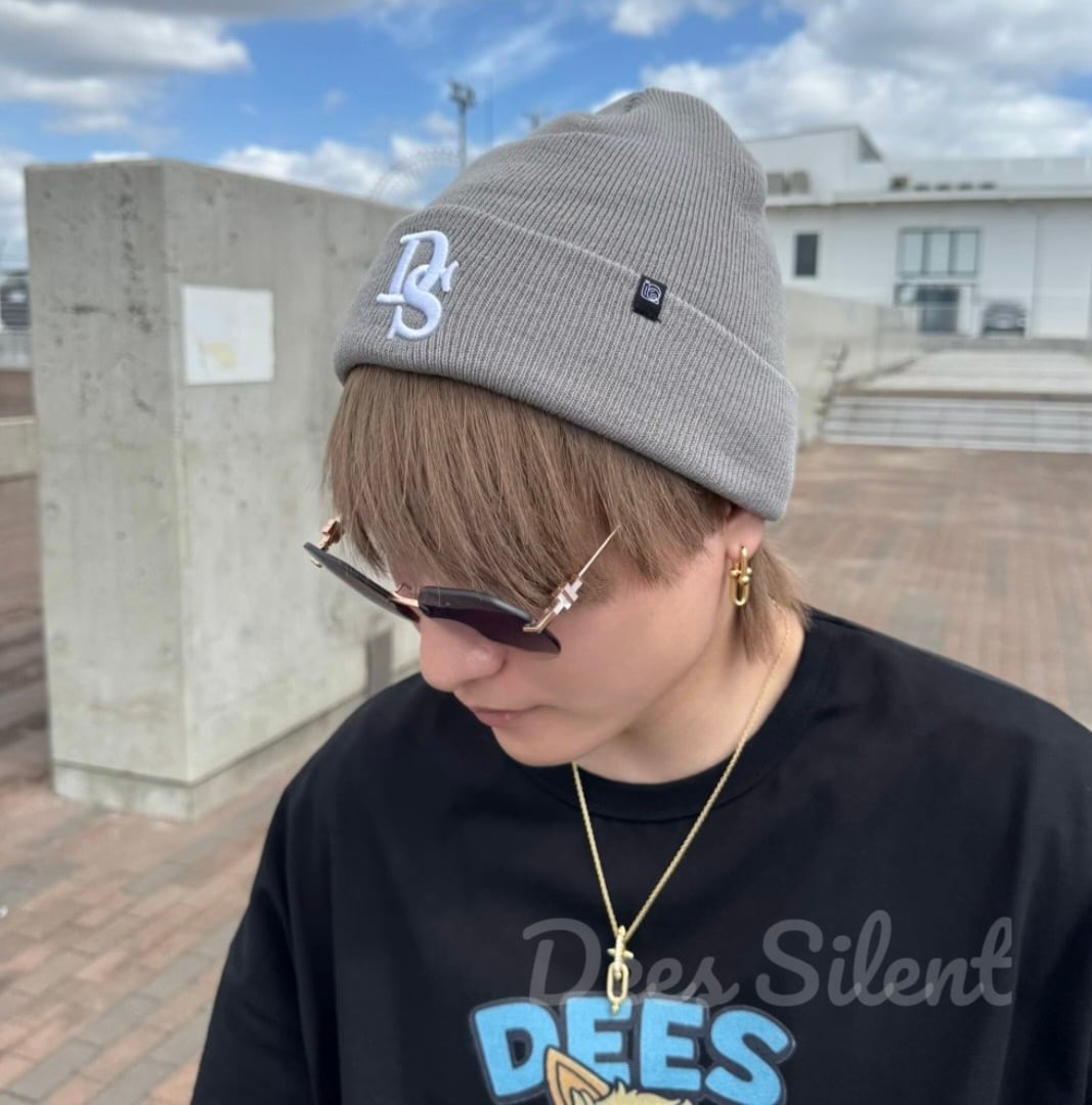 Dees Silent 公式 DSロゴ ニットキャップ ｜ グレー ｜ ユニセックス