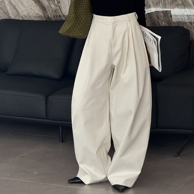 two-tuck wide straight pants　J00447