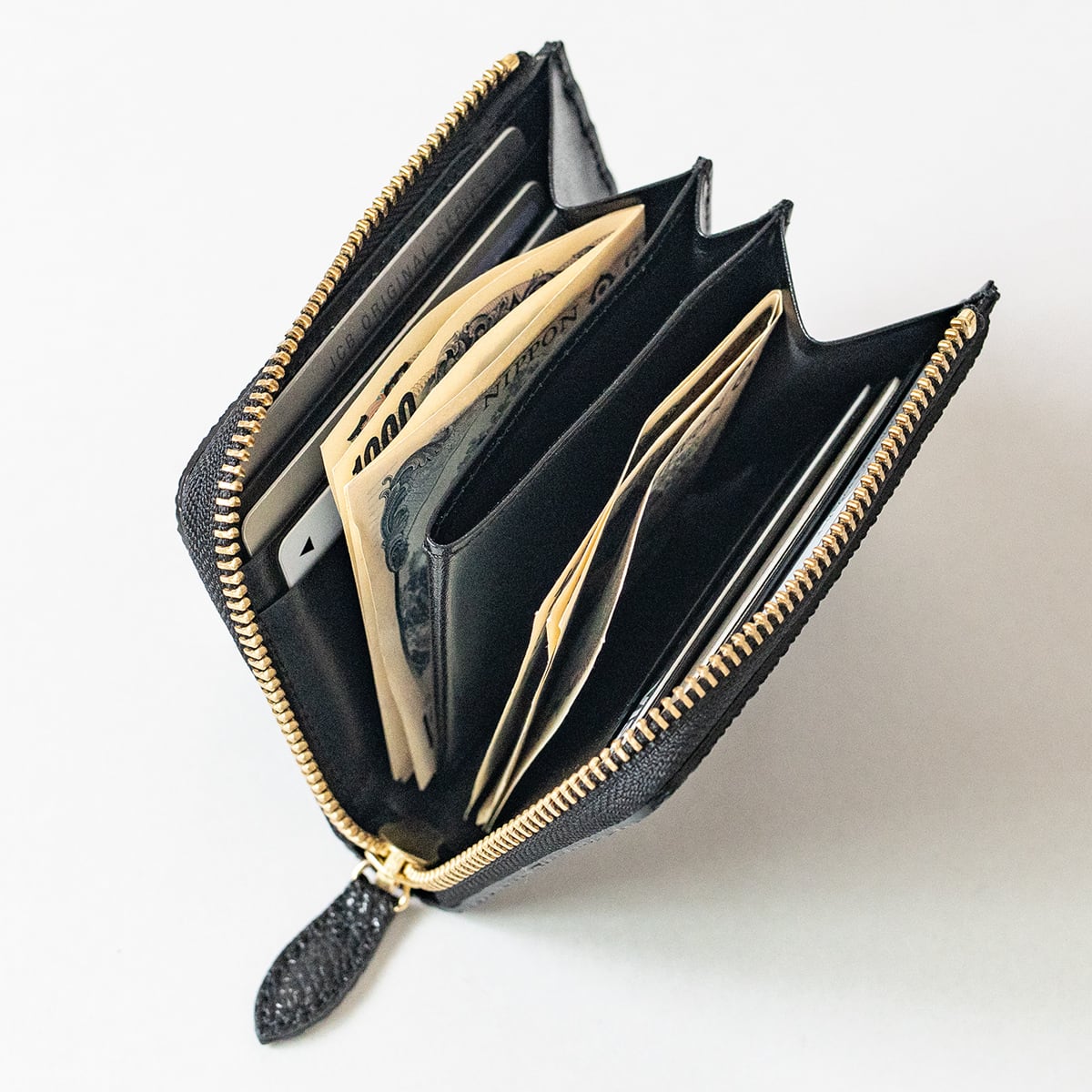 コンパクトウォレット Lジップ 姫路黒桟革 | ケイシイズ 【公式