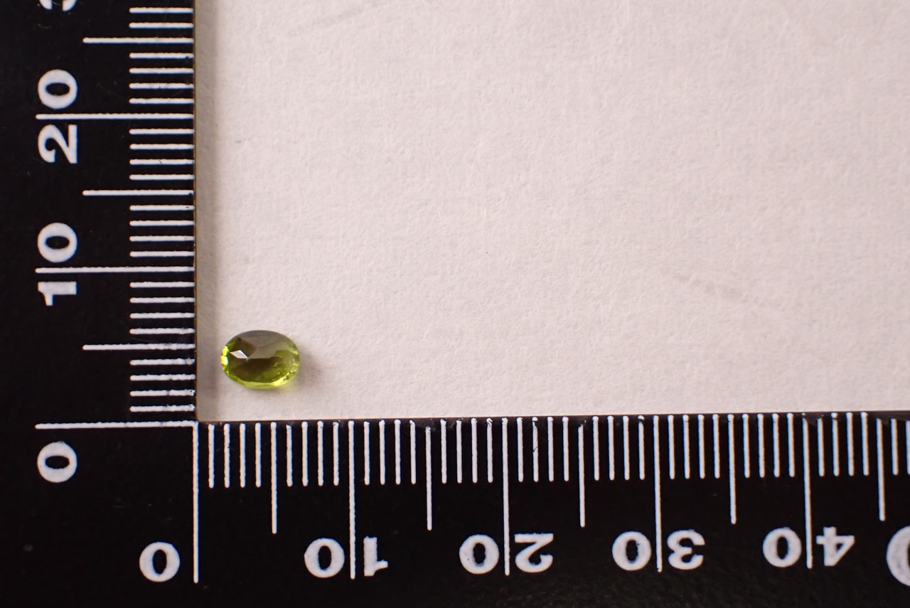 ベスビアナイト(簡易ソーティング付)　0.402ct　[D3-62]