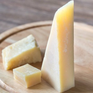 イタリア産 グラスフェッド グラナパダーノ DOP チーズ 10kg Grana Padano DOP Grassfed Aged Cheese 10kg
