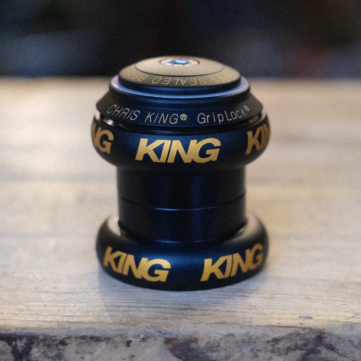 CHRIS KING】NOTHREADSET™ HEADSET 1-1/8 TWO TONE BLACK GOLD 
