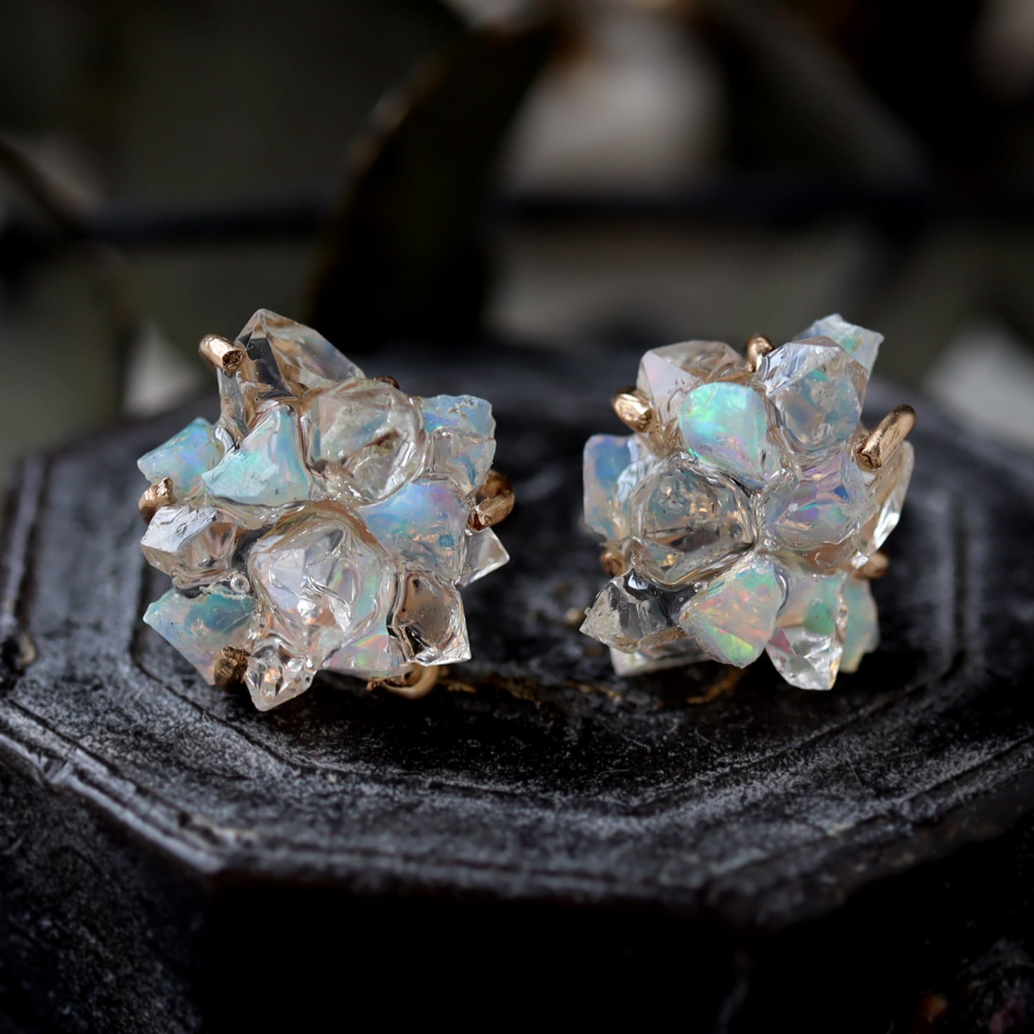 アイリスアゲート オパールピアス オパールとダイヤモンドクォーツのピアス | witch/花石:鉱物植物