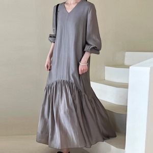 【送料無料】 ロングワンピ 2色 マキシ 大きい ゆったり オーバーサイズ 長袖 Vネック Aライン フレア プルオーバー 縫い目 ステッチ 薄手生地 可愛い 大人可愛い シンプル カジュアル コンサバ おしゃれ レトロ 無地 夏 レディース 女性用 20代 30代 40代 デート お出かけ 女子会 お呼ばれ 休日 お茶会 授業参観 アイボリー グレー ニュアンスカラー