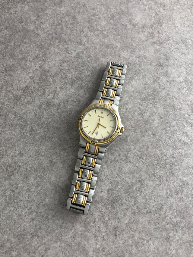 GUCCI グッチ 腕時計 シルバー×ゴールド ロゴ ステンレススチール 9040G クウォーツ vintage ヴィンテージ オールド 3vx6v4