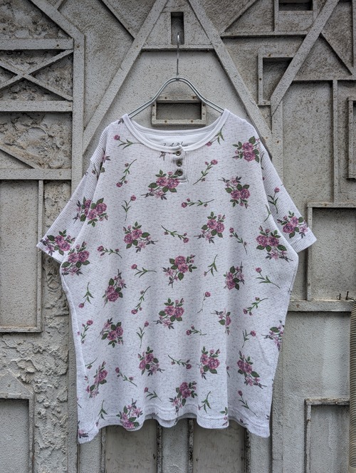 "FLOWER" thermal henry neck tee