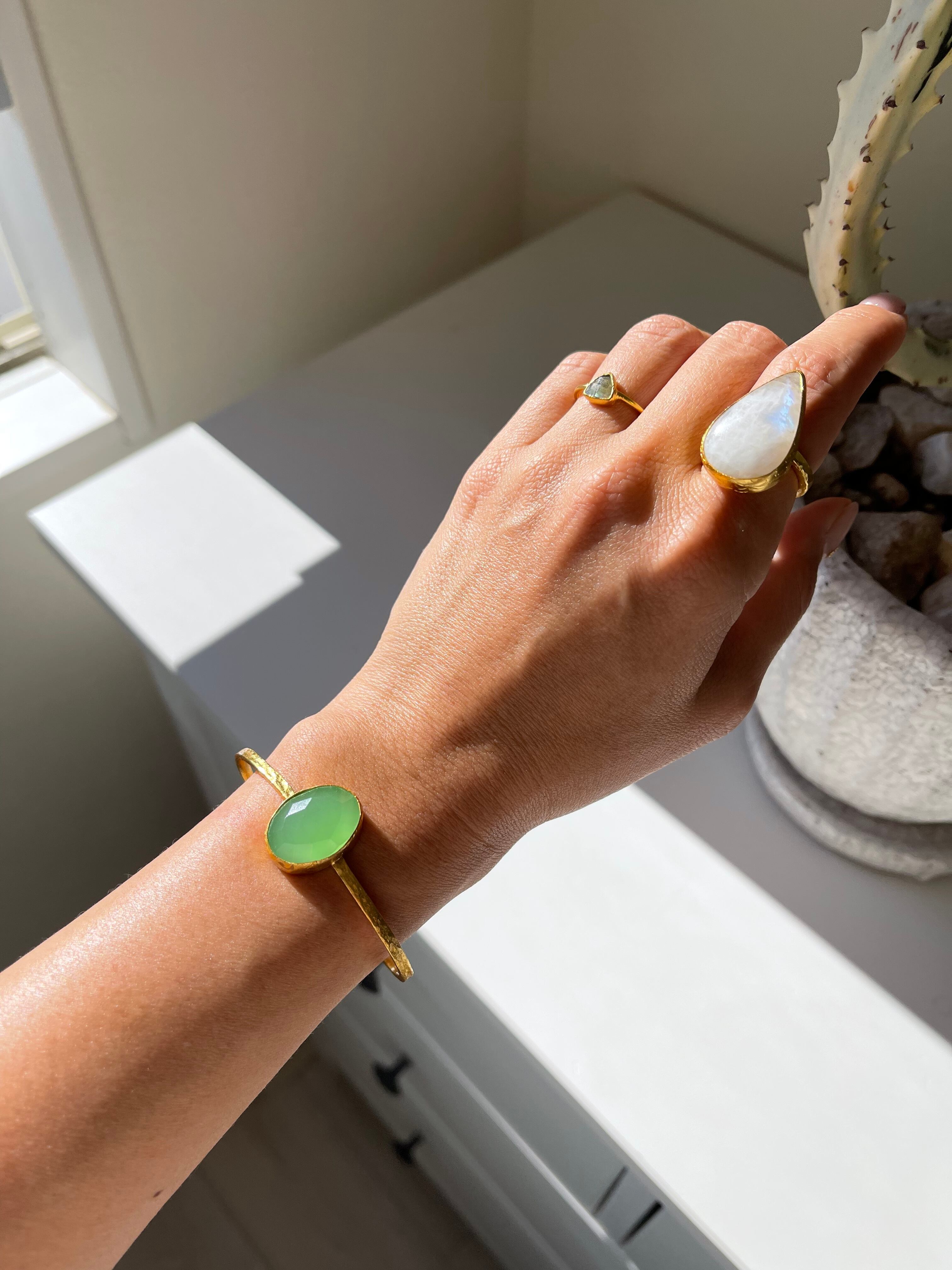 Green chalcedony bangle/グリーンカルセドニーバングル