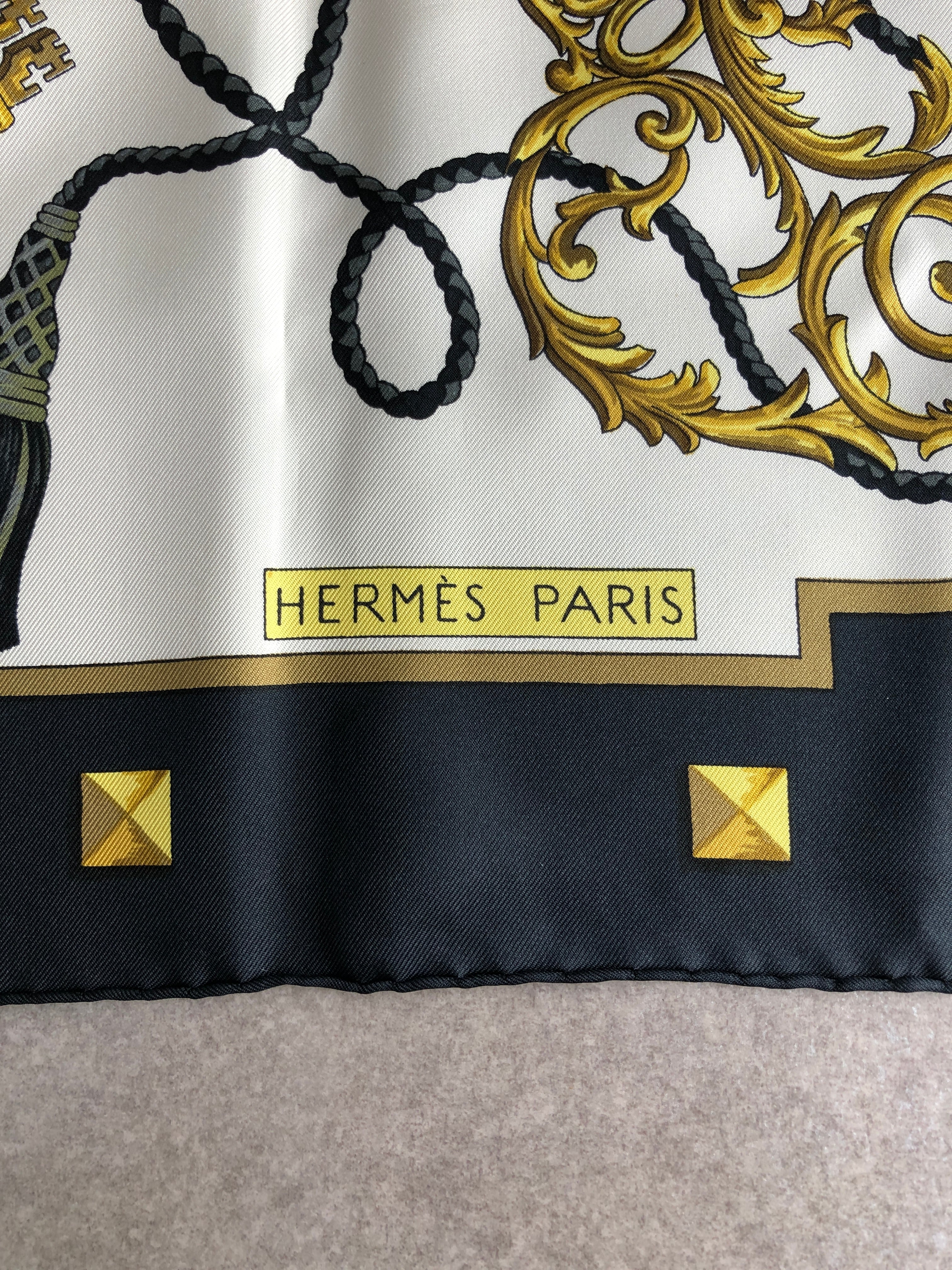 HERMES エルメス カレ90 スカーフ ブラック×ホワイト キーモチーフ