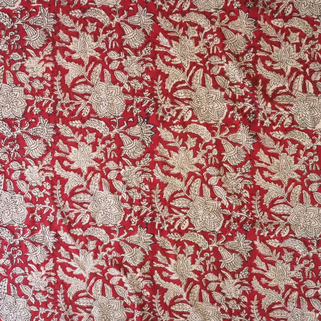 ブロックプリント生地【50cm単位】インド綿 花柄 赤×生成り #37410-RD1