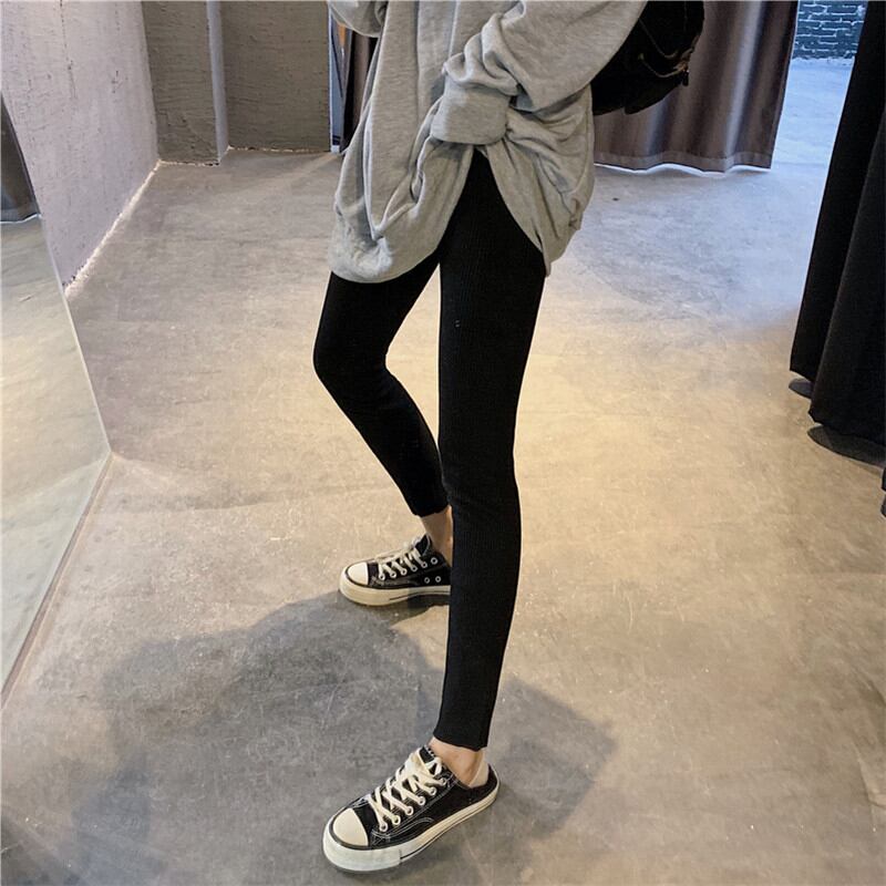 黒のタイトフィットストレッチレギンスレディース秋新作アウターウェアオールマッチハイウエスト薄ズボンカジュアルナインポイントパンツ ブラックストロベリース40199760961