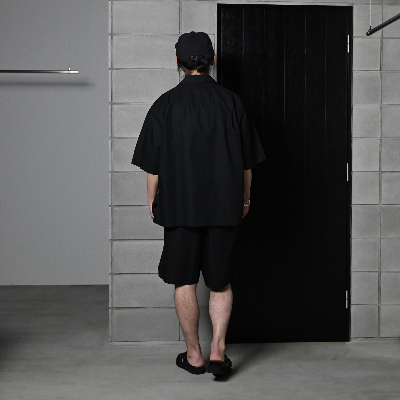 INTERIM(インテリム)LVMHデッドストックコレクションからピックしたイタリア製のハイカウントタイプライターセットアップコーディネート