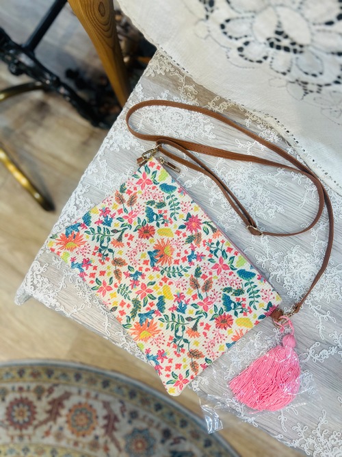 【フランス】花柄タッセル付き2WAYショルダーバッグ