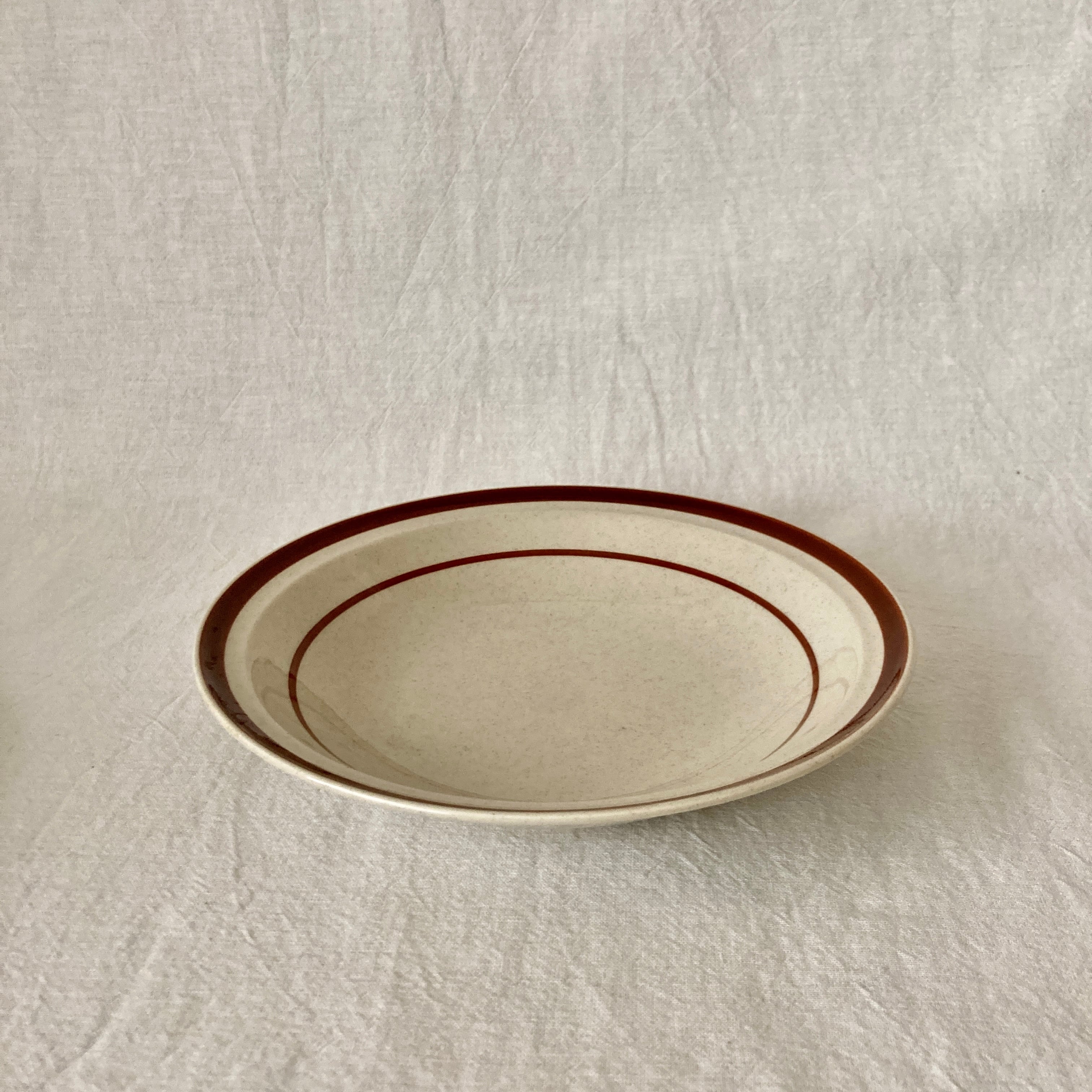 高級ブランド キッチン用品 食器 調理器具 陶器 シラキュース最愛のディナープレートSyracuse BELOVED Dinner Plate  701059