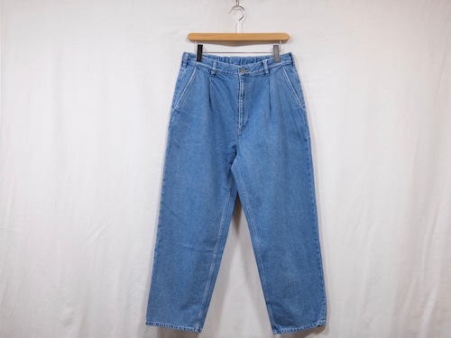LAMOND” 1Pleats Denim Trouser Pants Fade Blue”