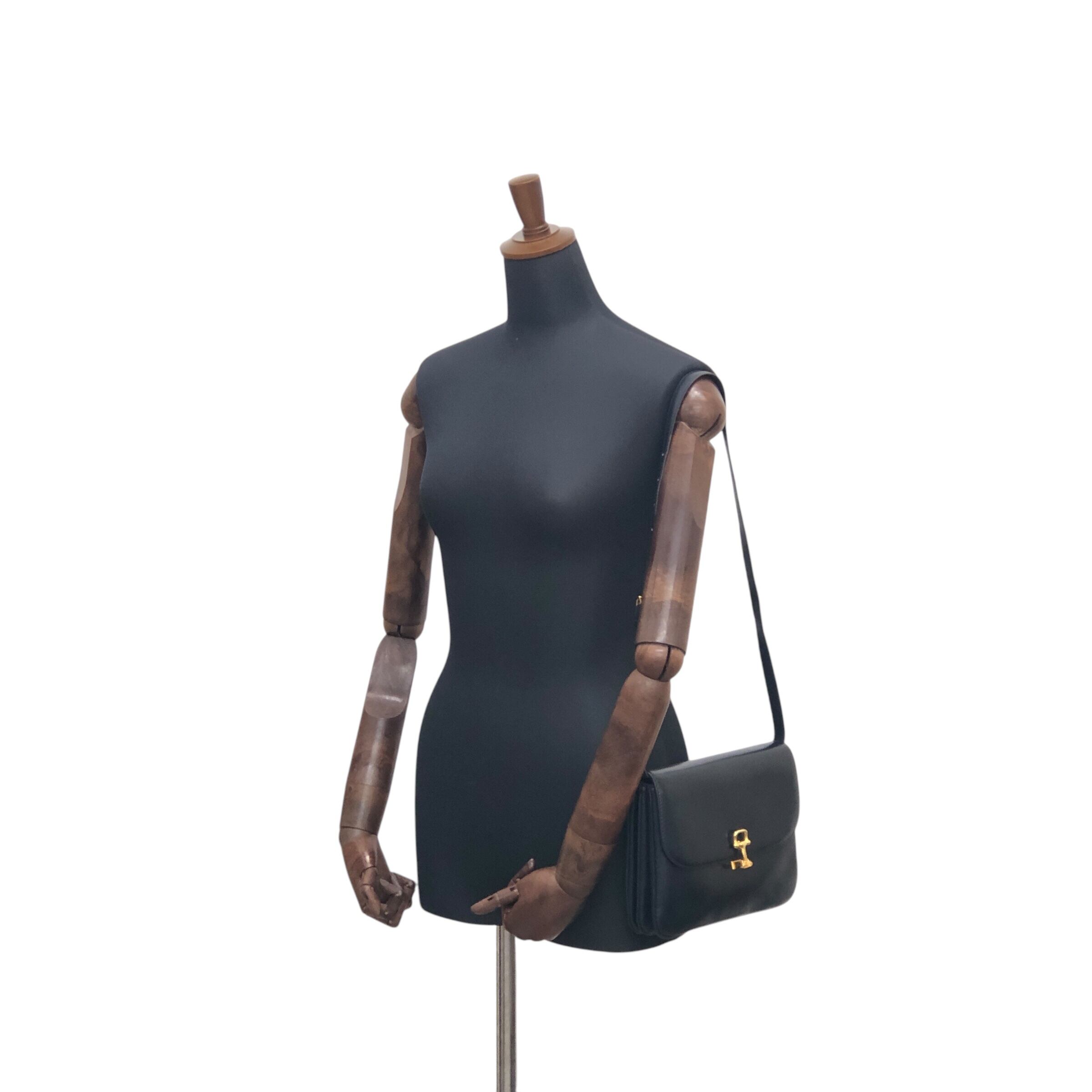 CELINE/セリーヌ/バッグ/ショルダー/馬車/ヴィンテージ/ネイビー/正規品 CELINE セリーヌ ショルダーバッグ ネイビー 馬車 レザー ミニバッグ