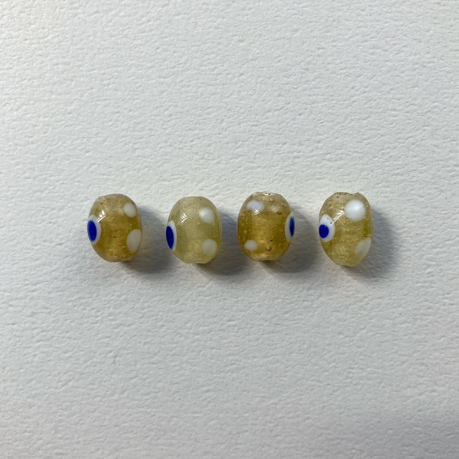 水玉模様の樽型ガラスビーズパック（4p） | Dua-アクセサリーパーツ