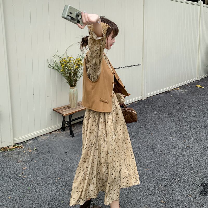 ち*ん様 イナバヨシエ ワンピース 新品未使用品 ベージュ 楽天市場】ヨシエイナバ（ワンピース｜ の*ん様 新品未使用品　ワンピース