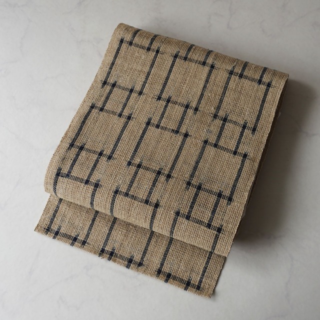 【夏なごや帯】砥の粉色地　変わり四角文　自然布　開きなごや帯