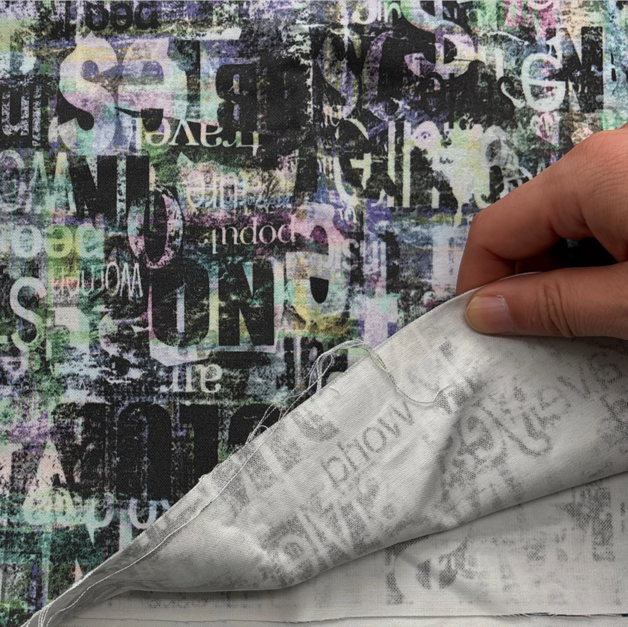 ★AM158◆1.5m◆ラスト1点‼◆綿100%スーピマコットン生地◆マレファブ◆柄物