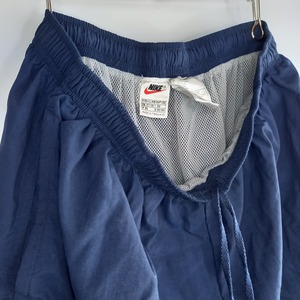 90s　ナイキ　ナイロン　ショートパンツ　銀タグ　刺繍ロゴ　スウォッシュ　XL
